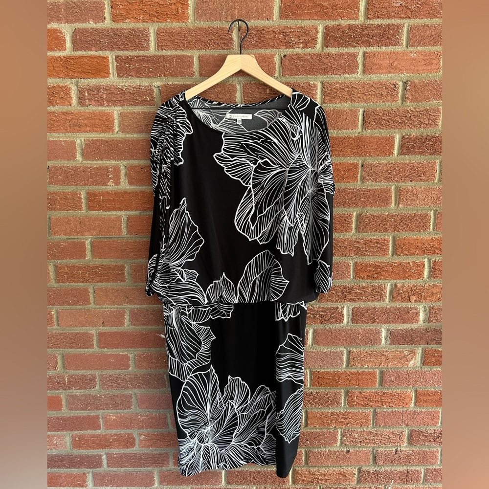 Chic Black and White Floral Mini Dress